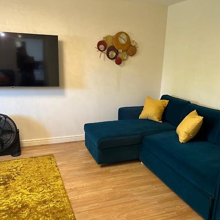 Modern Beautiful Gated Two Bed Apartment Stifford Dış mekan fotoğraf