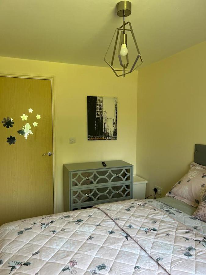 Modern Beautiful Gated Two Bed Apartment Stifford Dış mekan fotoğraf