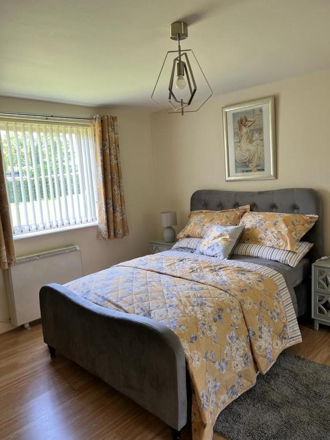 Modern Beautiful Gated Two Bed Apartment Stifford Dış mekan fotoğraf
