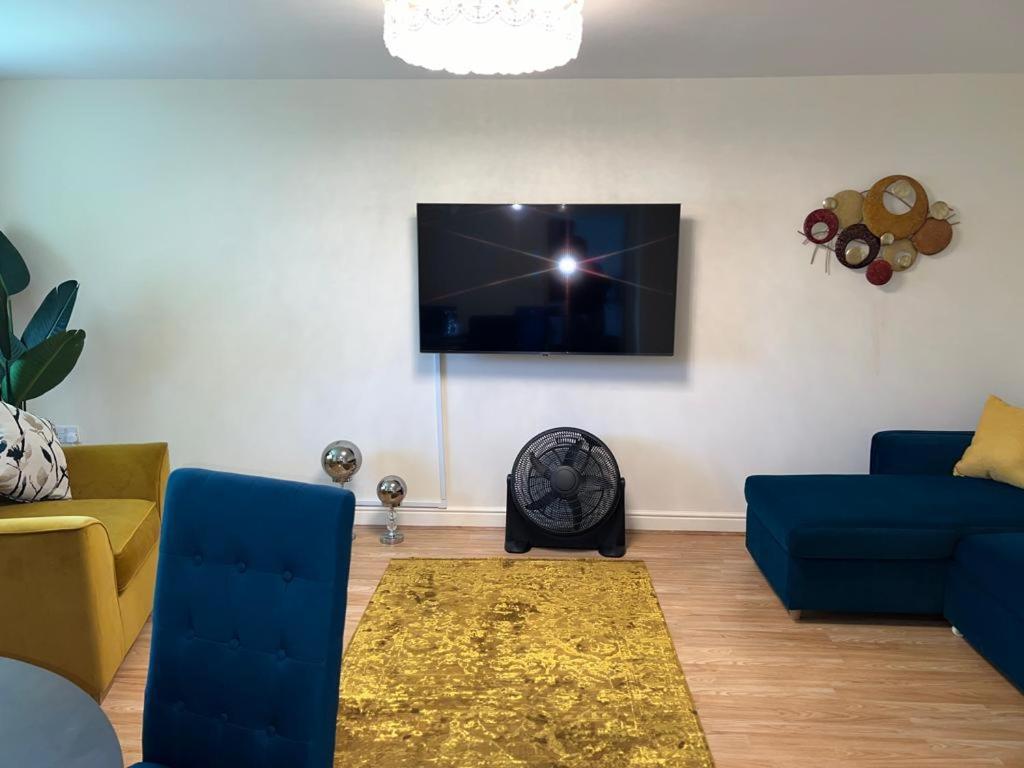 Modern Beautiful Gated Two Bed Apartment Stifford Dış mekan fotoğraf